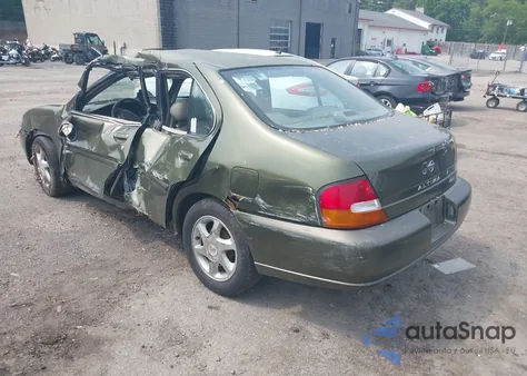 1998 Nissan Altima Gle/Gxe/Se/Xe z USA, uszkodzony, nr VIN 1N4DL01D3WC204802